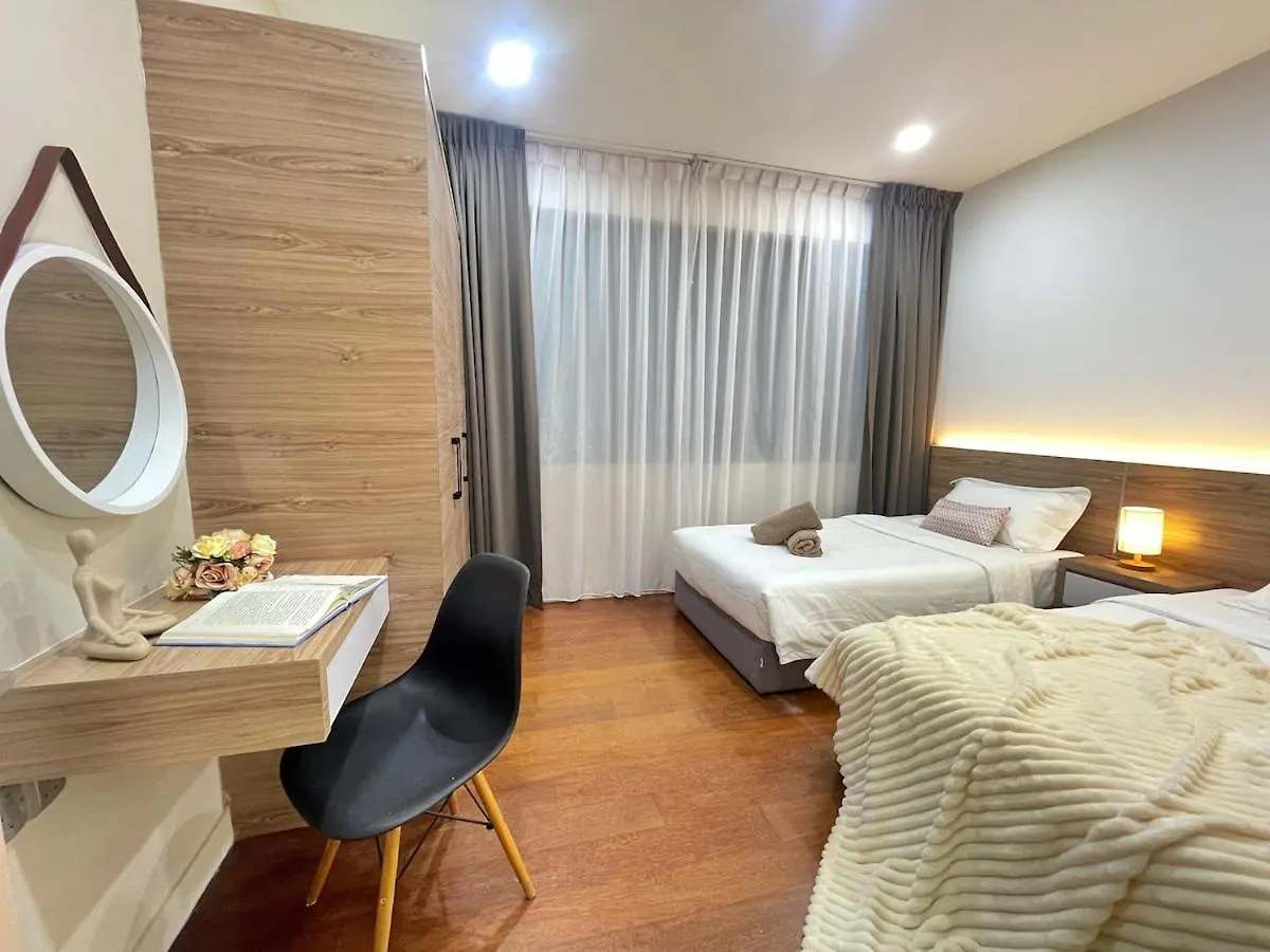 Ezyhouz # Luxury 3Bedroom Seaview Balcony Imago Theloftb Kotakinabalu City10Pax Kota Kinabalu 0*,  Malásia