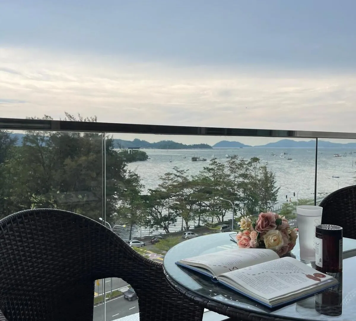 Ezyhouz # Luxury 3Bedroom Seaview Balcony Imago Theloftb Kotakinabalu City10Pax Kota Kinabalu